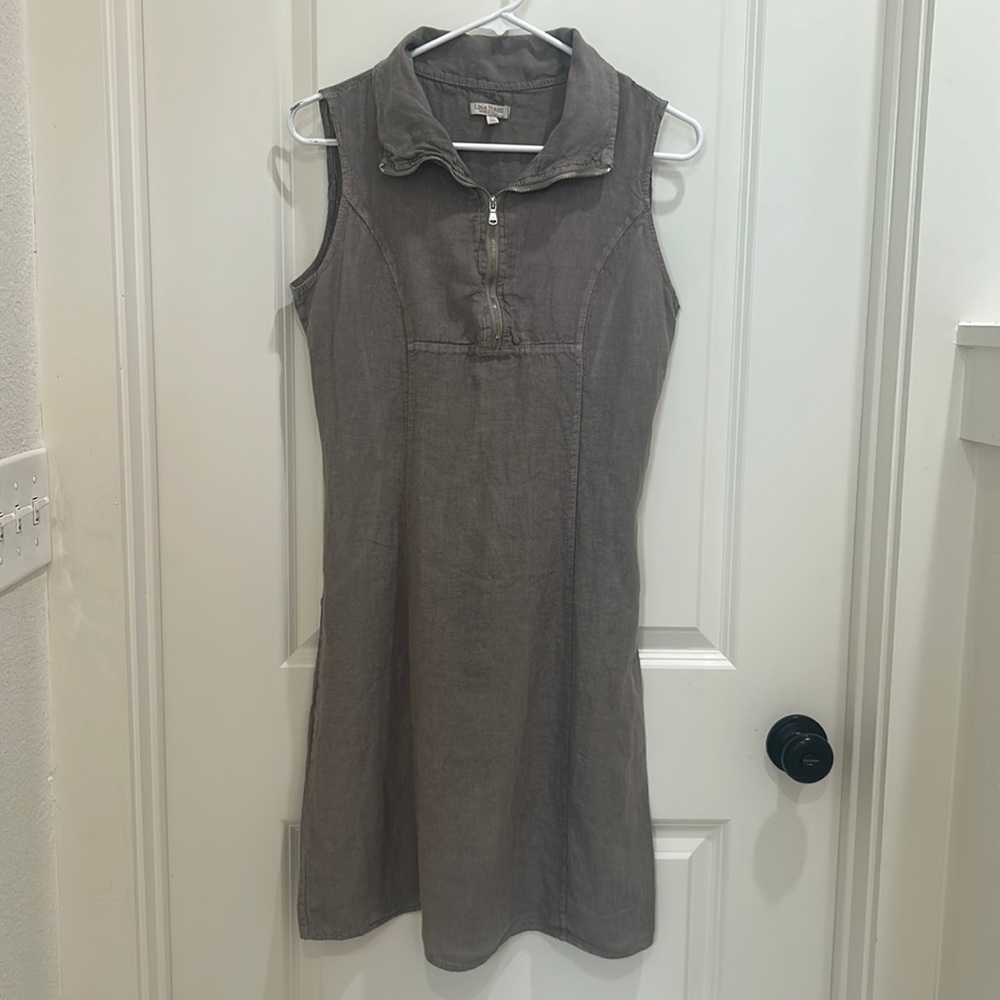 100% Linen sleeveless dress with zipper collar by Lina Tomei